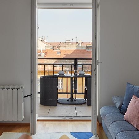 Bright Apartment In New Town By Prague Days Buitenkant foto