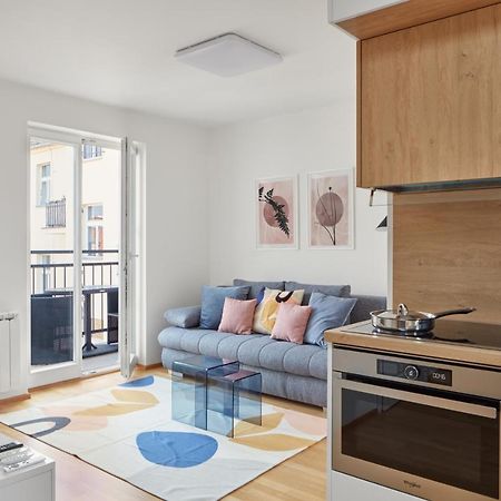 Bright Apartment In New Town By Prague Days Buitenkant foto