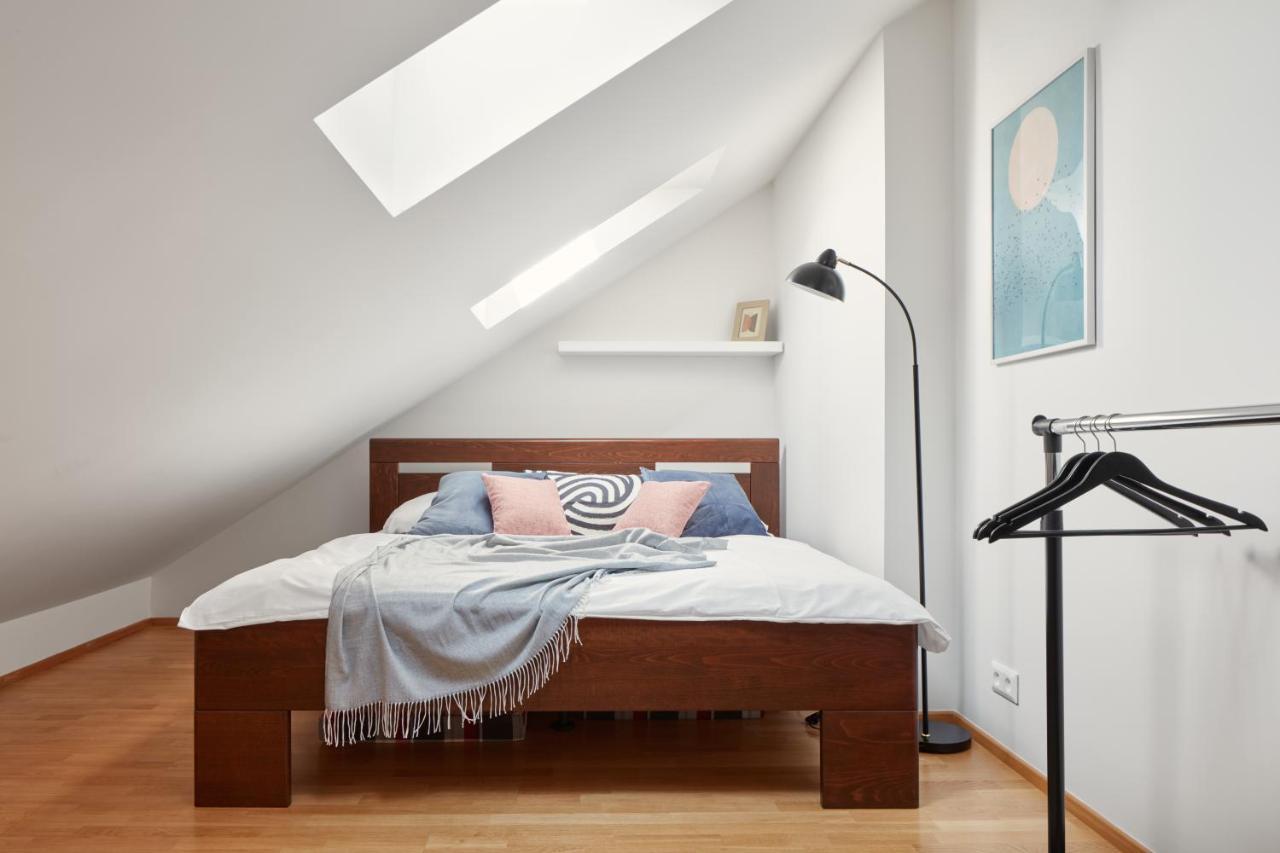 Bright Apartment In New Town By Prague Days Buitenkant foto