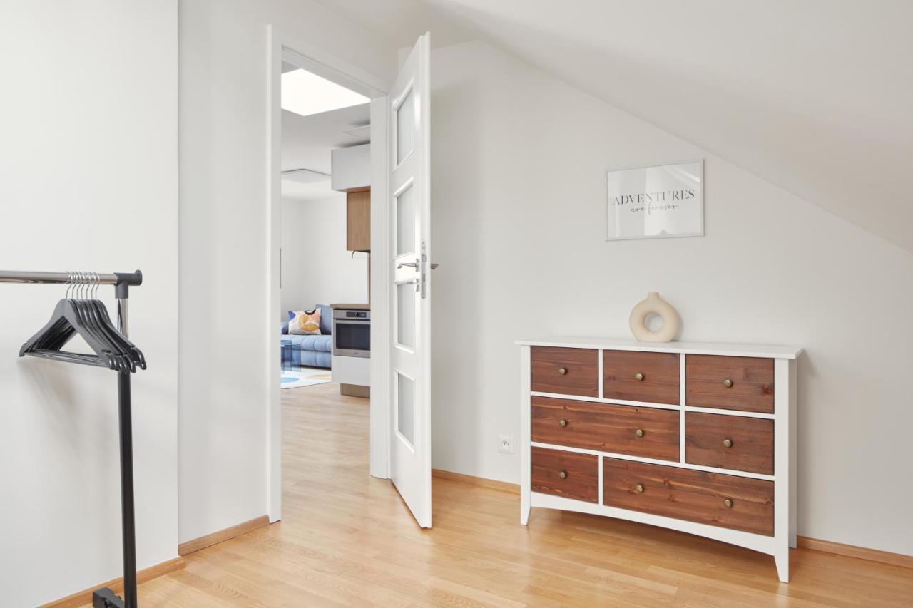 Bright Apartment In New Town By Prague Days Buitenkant foto