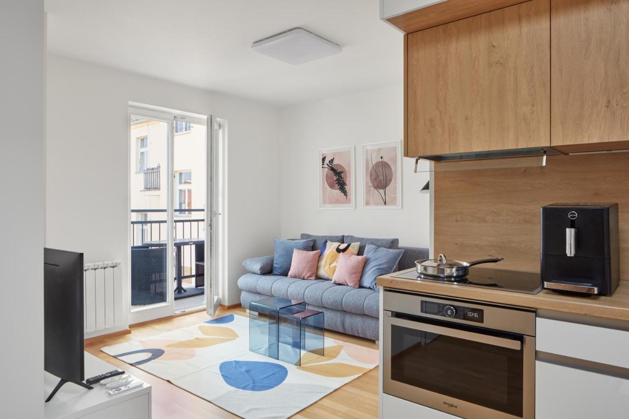 Bright Apartment In New Town By Prague Days Buitenkant foto